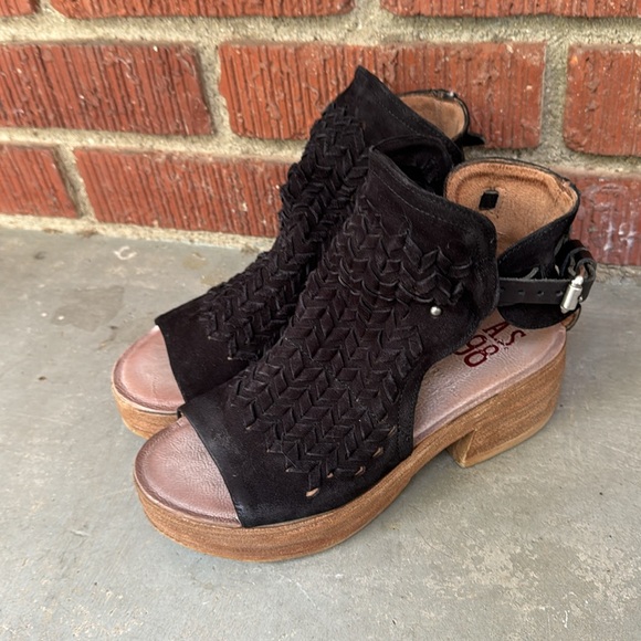 A.S.98 Newberry Suede Platform - Picture 9 of 9
